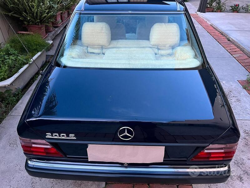 Usato 1992 Mercedes E200 Benzin (15.950 €)
