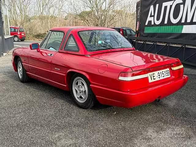 Usata Alfa Romeo Spider 109 CV (80 kW) 1992 Rosso Cabrio