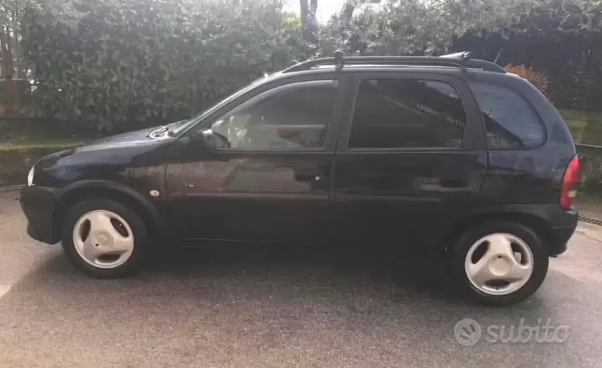 Usata Opel Corsa 60 CV (44 kW) 2000 Nero Berlina