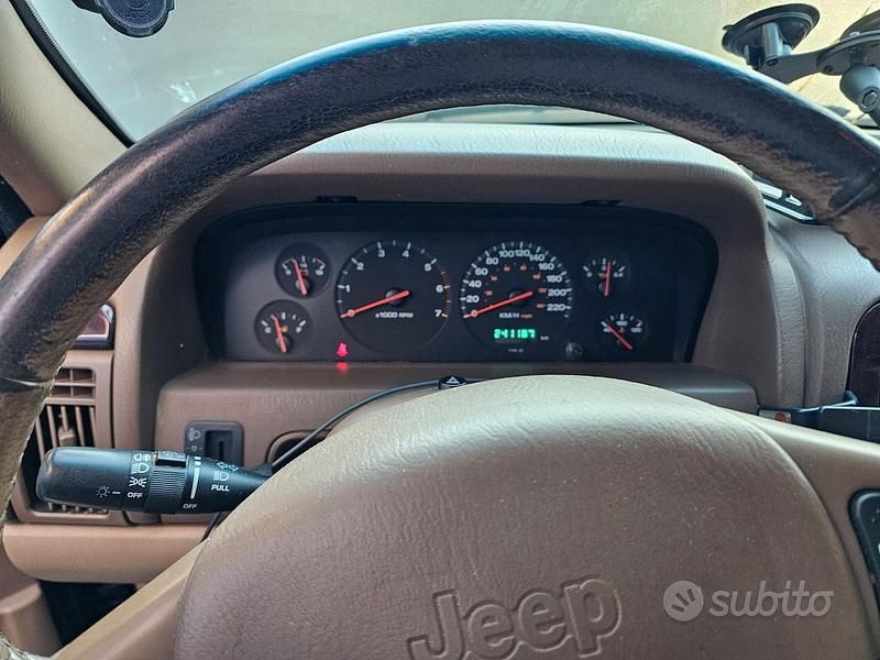 Usata Jeep Grand Cherokee Limited 223 CV (164 kW) 2000 Nero SUV
