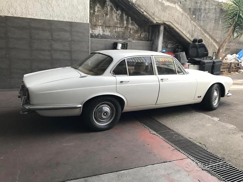 Usata Jaguar XJ6 1960 Bianco Berlina