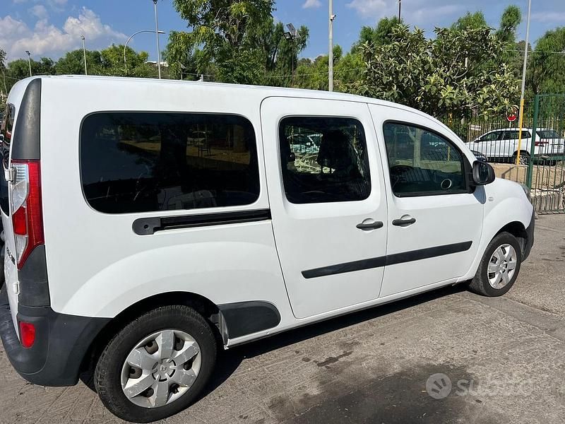 Usata Renault Kangoo Life 110 CV (80 kW) 2019 Bianco Monovolume
