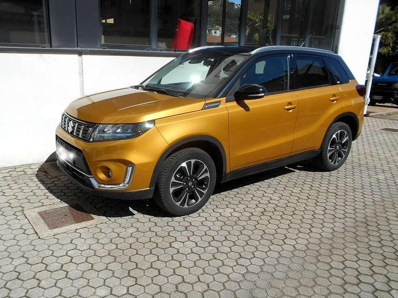 Usata Suzuki Vitara 102 CV (75 kW) 2023 Giallo tibet SUV