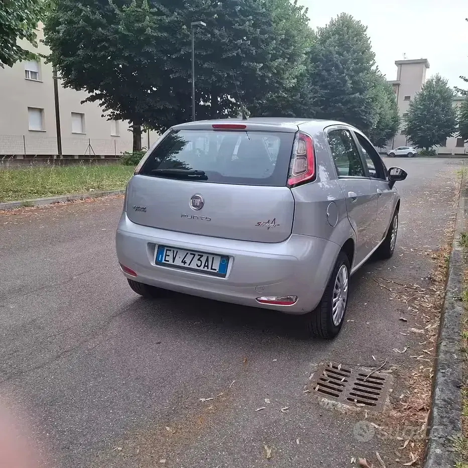 Usata Fiat Grande Punto 77 CV (56 kW) 2014 Grigio Utilitaria