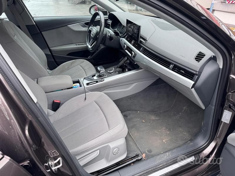 Usata Audi A4 Allroad Business 190 CV (139 kW) 2017 Grigio Station wagon