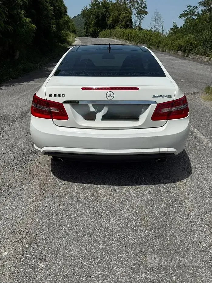Usata Mercedes E350 AMG 231 CV (169 kW) 2009 Bianco Coupé
