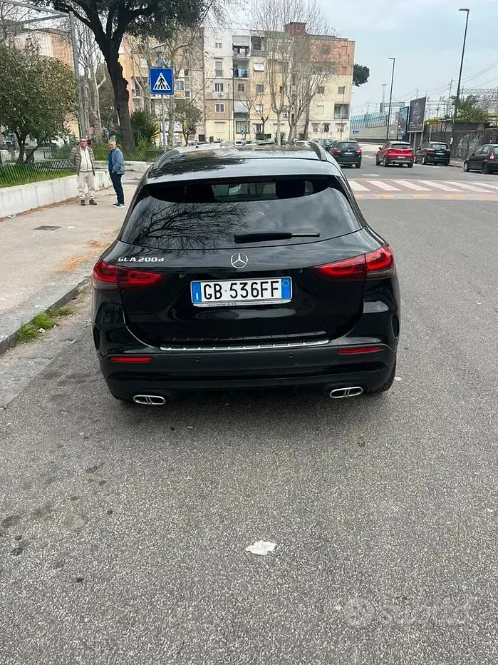 Usata Mercedes GLA200 163 CV (119 kW) 2020 Nero SUV