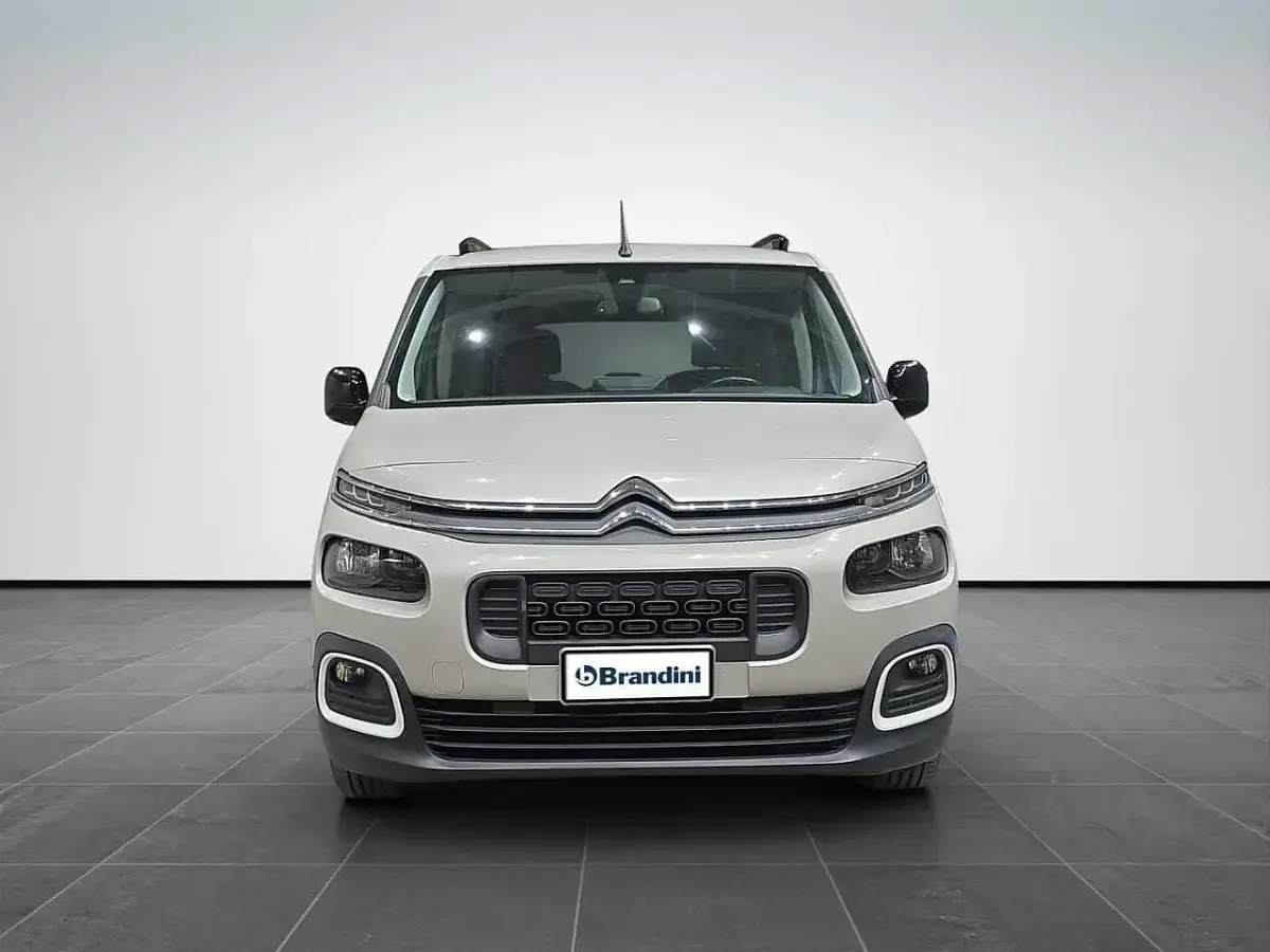 Usata Citroën Berlingo Feel 102 CV (75 kW) 2022 Perla sabbia Monovolume