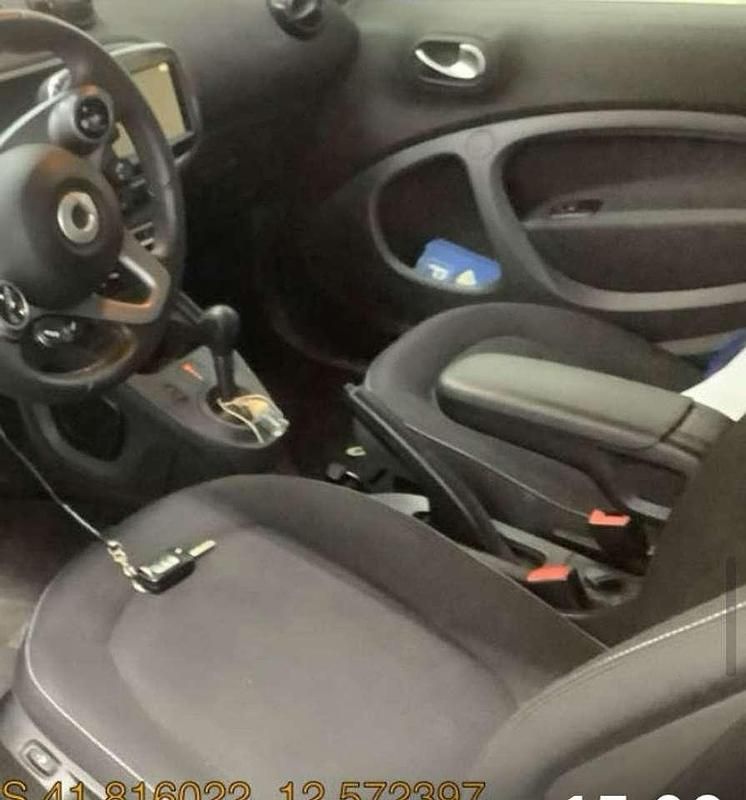 Usata Smart ForTwo Electric Drive Prime 41 kW (56 CV) 2020 Nero Berlina