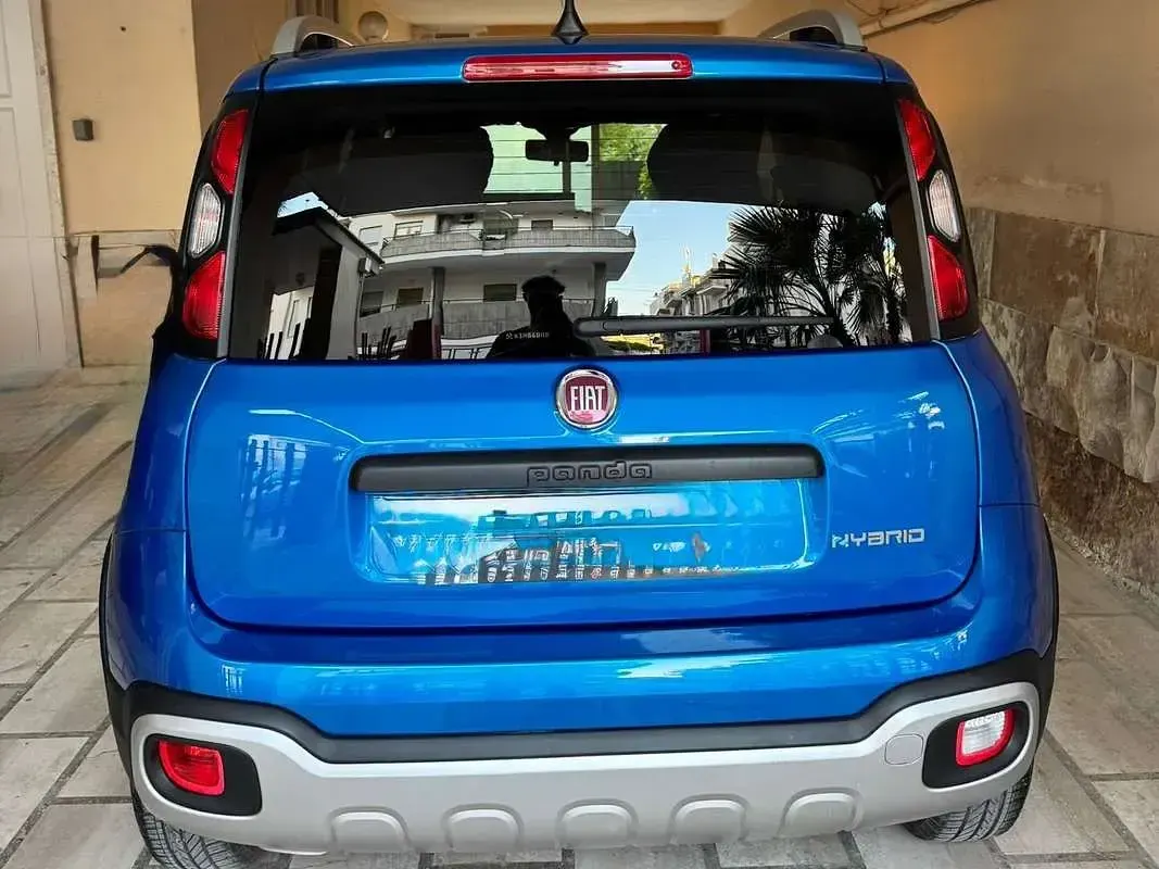 Usata Fiat Panda Cross Cross 69 CV (50 kW) 2023 Blu/azzurro Utilitaria