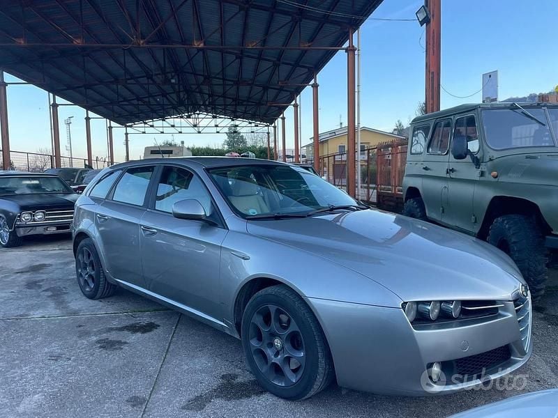 Grigio Usata 2007 Alfa Romeo 159 Progression Station wagon | 2500 € (Buon prezzo) - Immagine 1/4