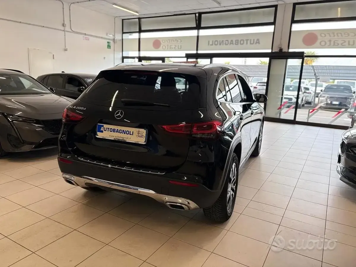 Gebraucht Mercedes GLA200 150 PS (110 kW) 2022 Schwarz SUV