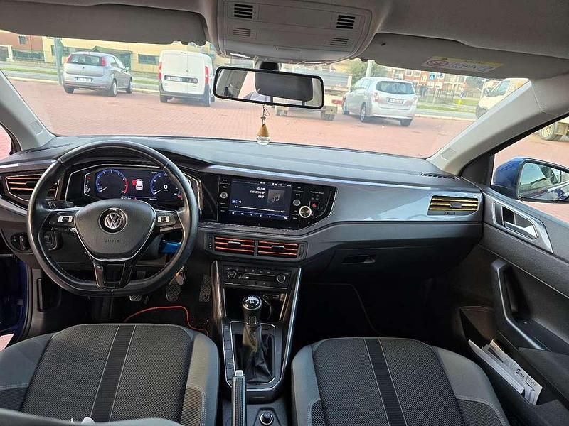 Usata VW Polo R-line 95 CV (69 kW) 2019 Blu/azzurro Utilitaria