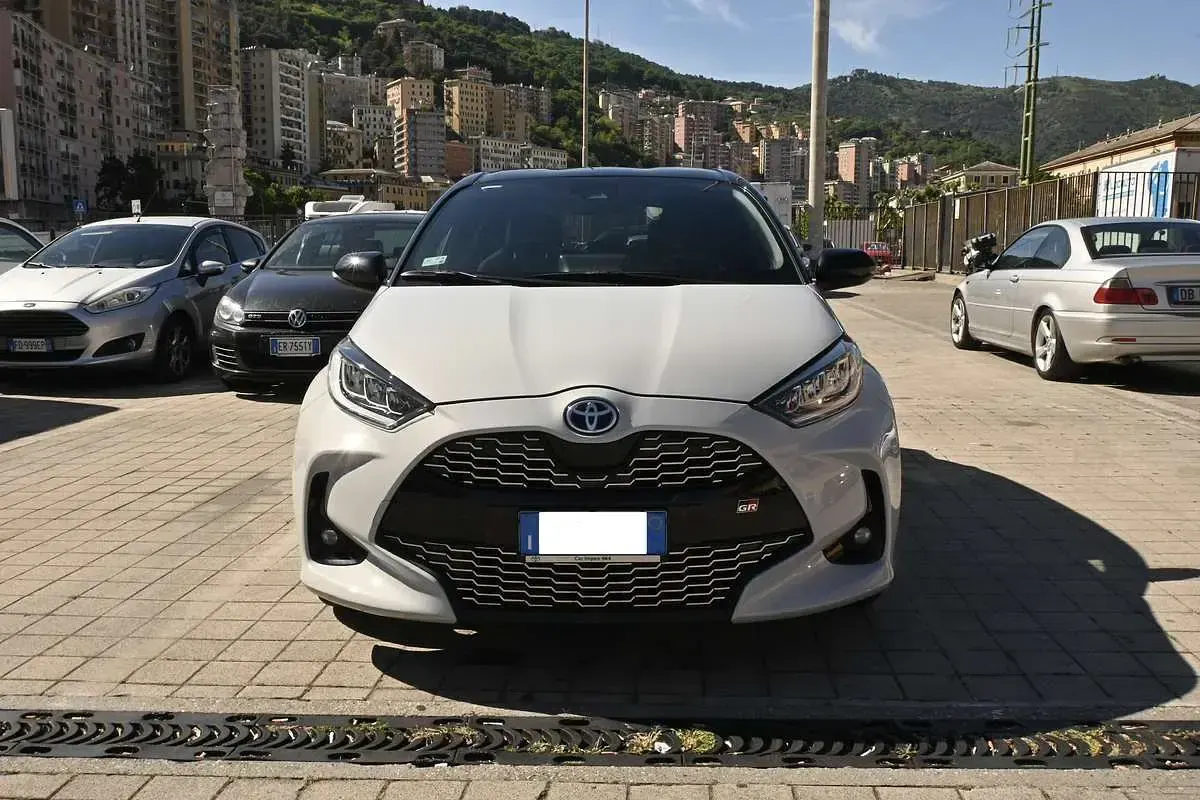 Usata Toyota Yaris Hybrid Sport 116 CV (85 kW) 2022 Berlina