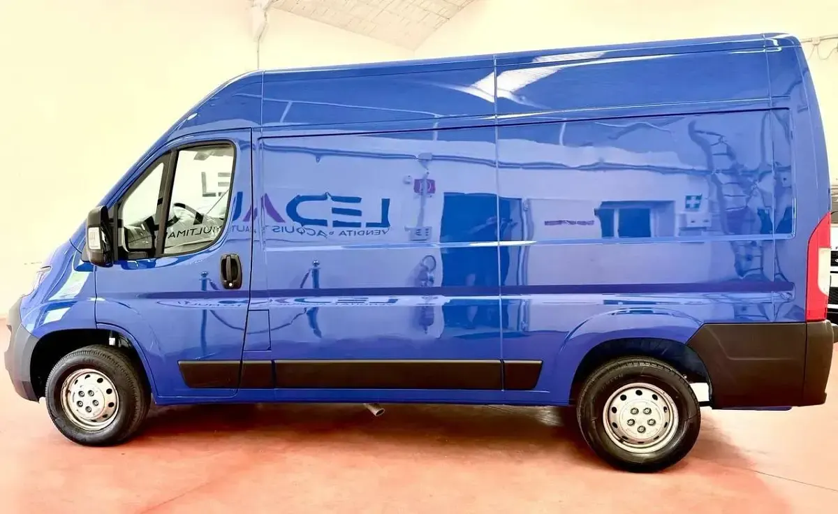 Usata Fiat Ducato 140 CV (102 kW) 2024 Blu/azzurro Furgone