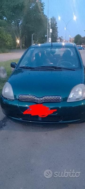 Usata Toyota Yaris 2002 Verde Utilitaria