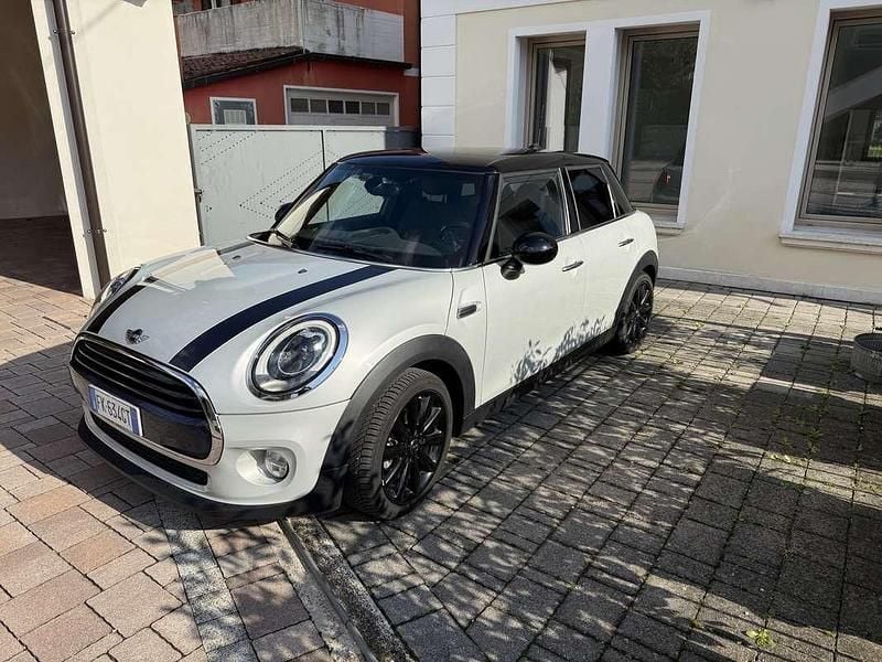 Usata Mini Cooper D Seven 116 CV (85 kW) 2017 Argento Utilitaria
