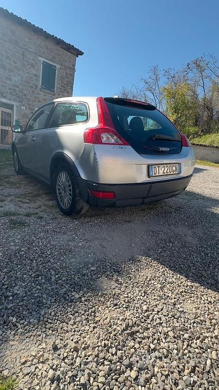 Usata Volvo C30 109 CV (80 kW) 2009 Grigio Utilitaria