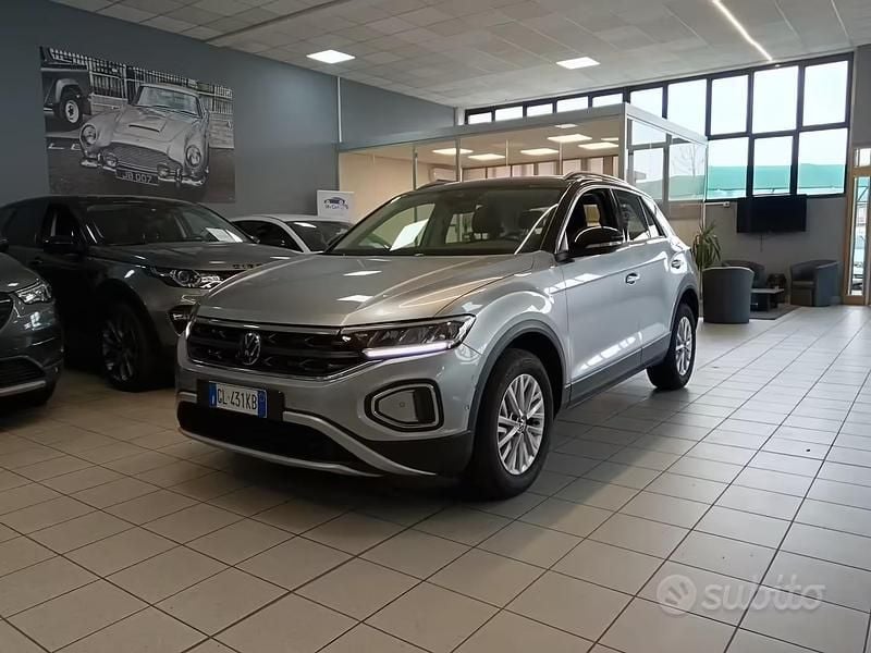 Usata VW T-Roc 110 CV (80 kW) 2022 Grigio SUV