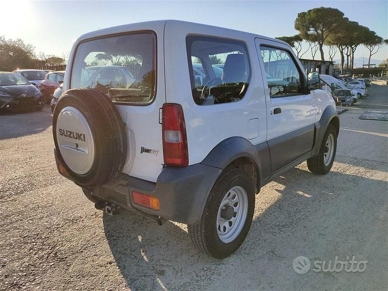 Second-hand Suzuki Jimny 86 CP (63 kW) 2018 Alb SUV