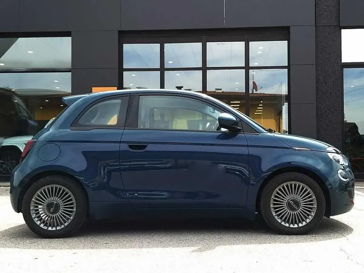 Usata Fiat 500e Icon 42 kW (58 CV) 2022 Blu Utilitaria