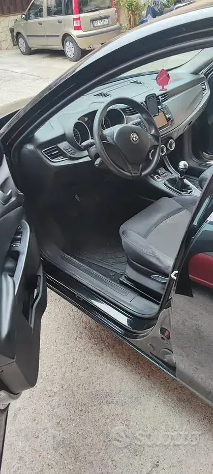 Usata Alfa Romeo Giulietta 109 CV (80 kW) 2014 Nero Utilitaria
