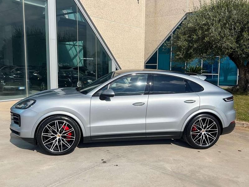 Usata Porsche Cayenne Coupe 475 CV (349 kW) 2024 Argento Coupé