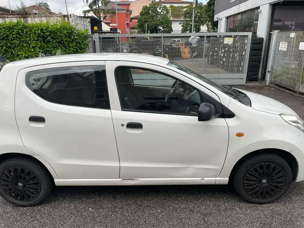 Usata Suzuki Alto 68 CV (50 kW) 2011 Bianco Utilitaria