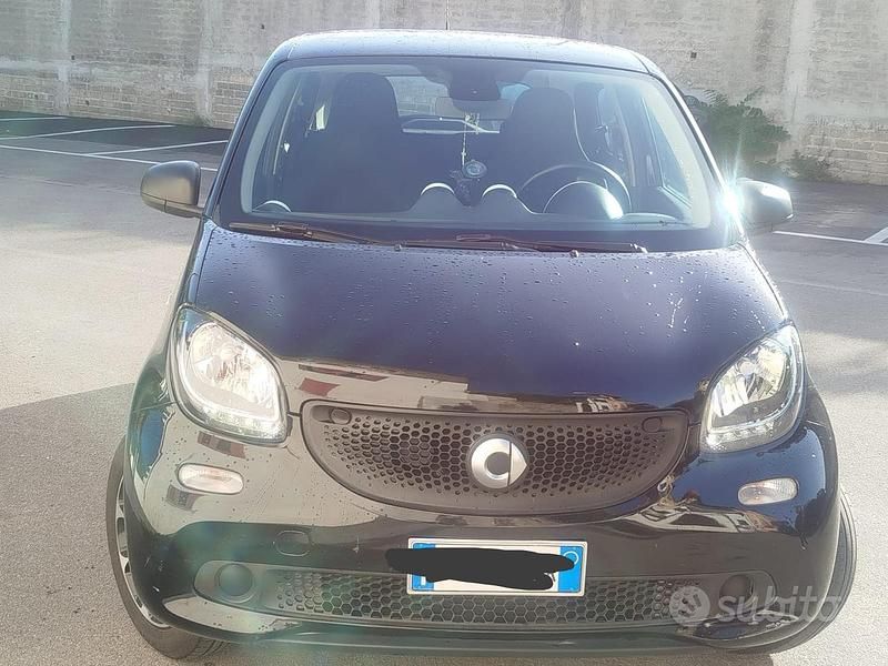 Usata Smart ForFour 61 CV (44 kW) 2017 Nero Utilitaria
