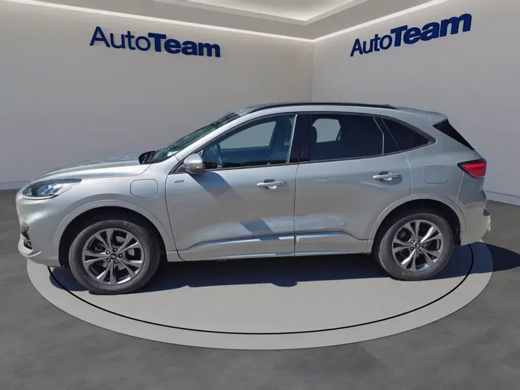 Usata Ford Kuga ST-Line 225 CV (165 kW) 2023 Solar silver SUV