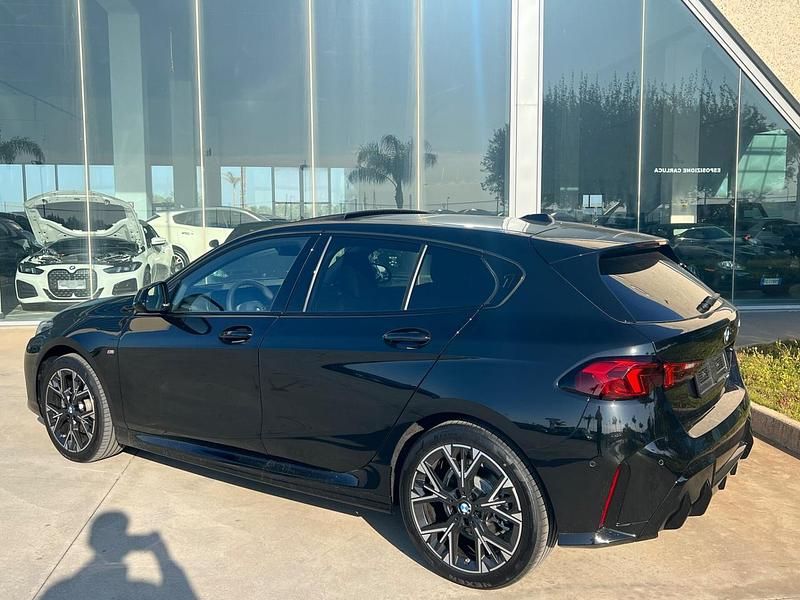 Nuova BMW 120 M Sport 163 CV (119 kW) 2025 Nero Utilitaria