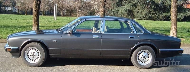 Usata Jaguar XJ Sovereign 213 CV (156 kW) 1988 Grigio Berlina