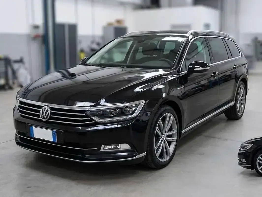 Usata VW Passat Highline 239 CV (175 kW) 2015 Nero Station wagon
