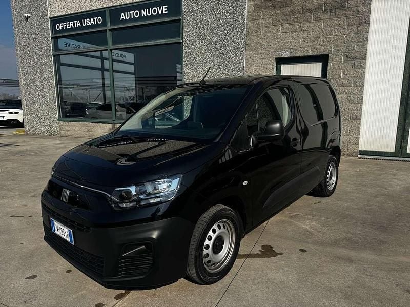 Usata Fiat Doblò 102 CV (75 kW) 2025 Nero Monovolume