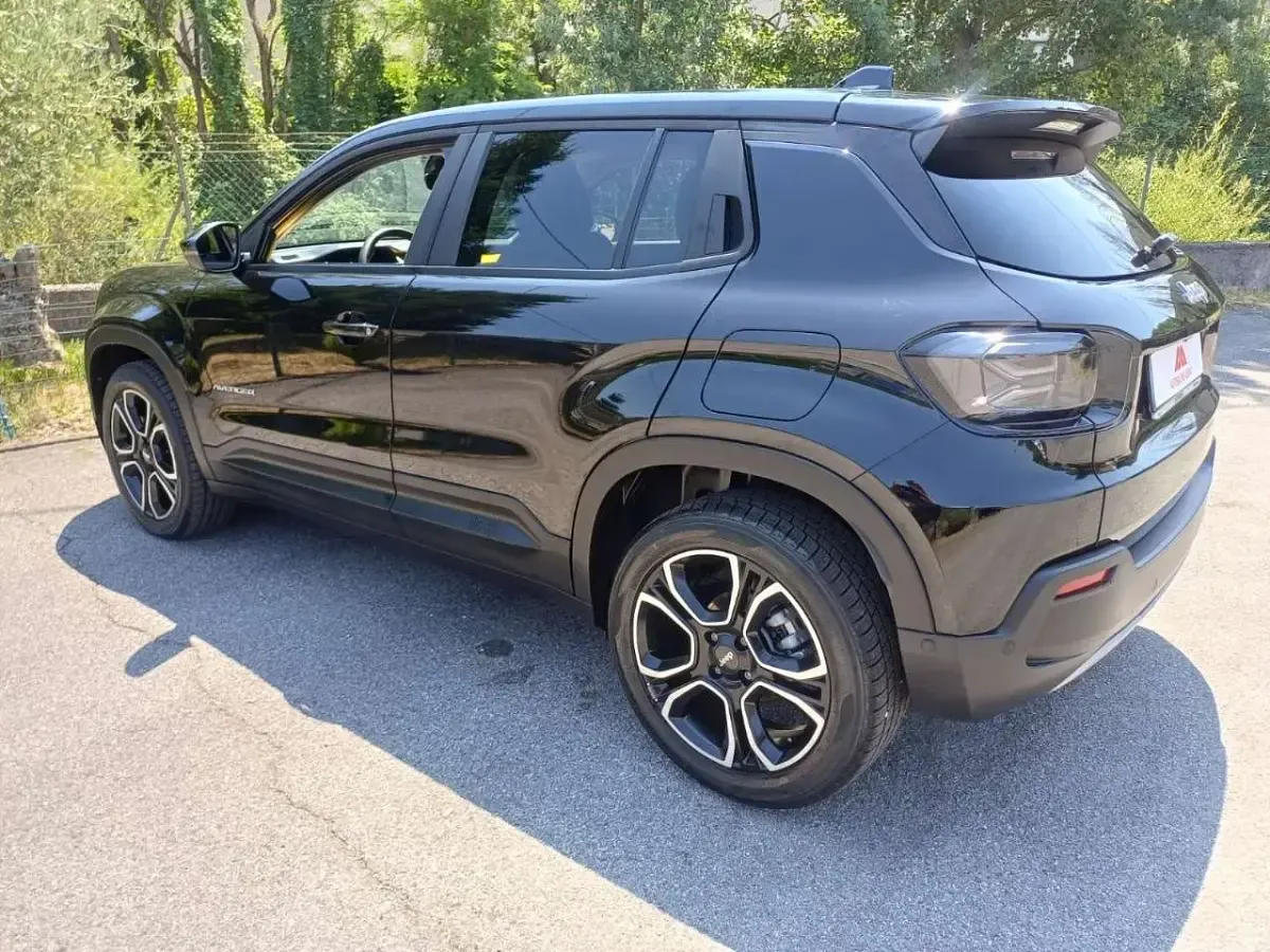 Usata Jeep Avenger Summit 101 CV (74 kW) 2023 Volcano SUV