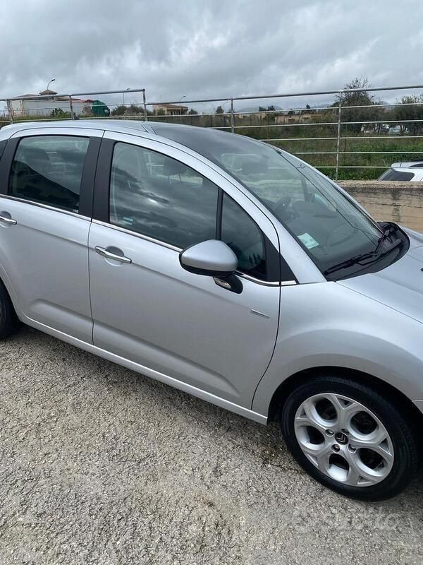Grigio Usata 2015 Citroën C3 Due volumi | 7000 € (Buon prezzo) - Immagine 1/4