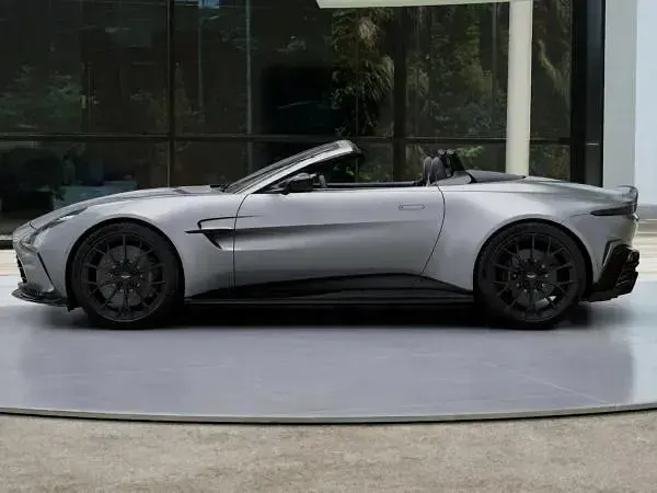 Nuova Aston Martin Vantage 665 CV (489 kW) 2026 Aluminite silver Coupé