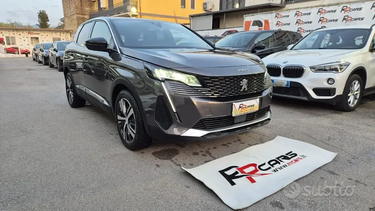 Usata Peugeot 3008 Allure 131 CV (96 kW) 2023 Grigio SUV