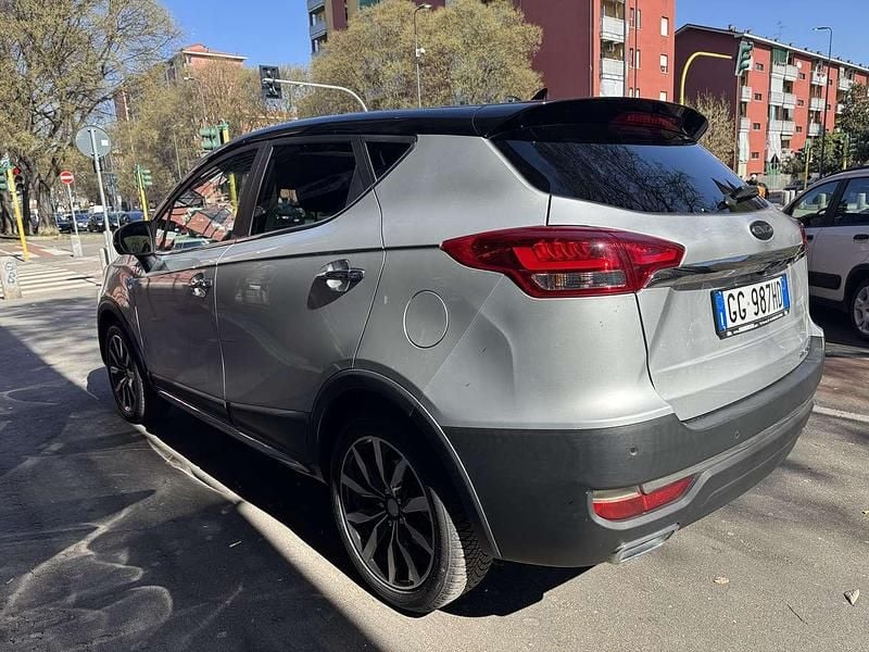 Usata EVO Evo 4 114 CV (83 kW) 2021 Tetto a contrasto nero SUV