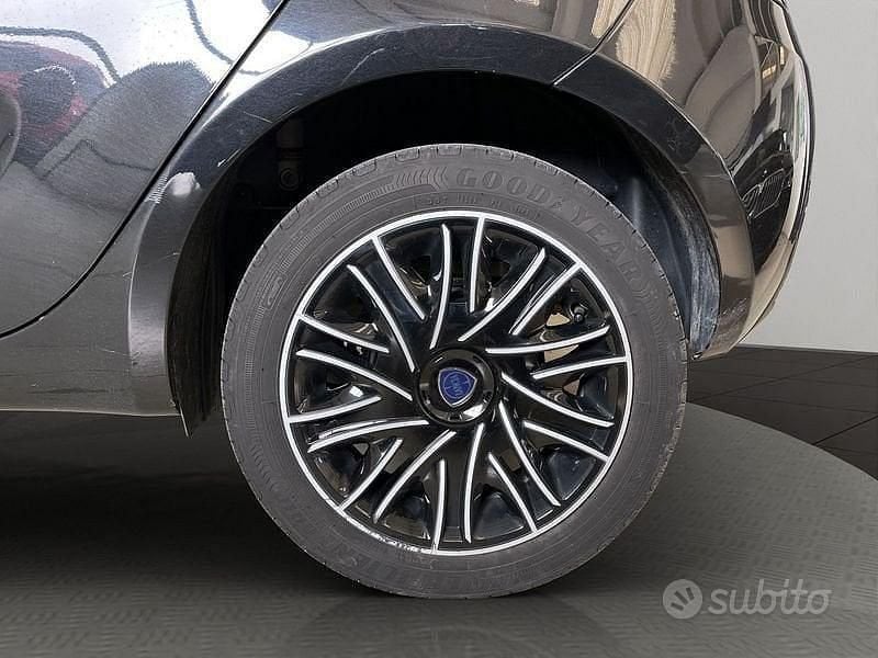 Occasion Lancia Ypsilon Silver 69 PK (50 kW) 2023 Zwart Hatchback