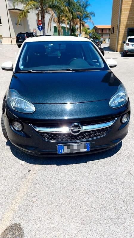 Nero Usata 2013 Opel Adam Due volumi | 5400 € (Ottimo prezzo) - Immagine 1/3