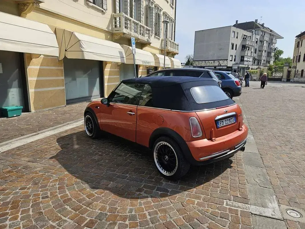Usata Mini Cooper Cabriolet 116 CV (85 kW) 2005 Cabrio