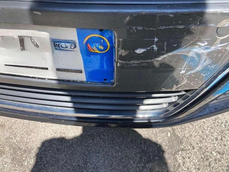 Usata Audi A8 Ambiente 232 CV (170 kW) 2005 Blu/azzurro Berlina