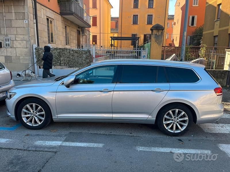 Usata VW Passat 150 CV (110 kW) 2018 Grigio Station wagon