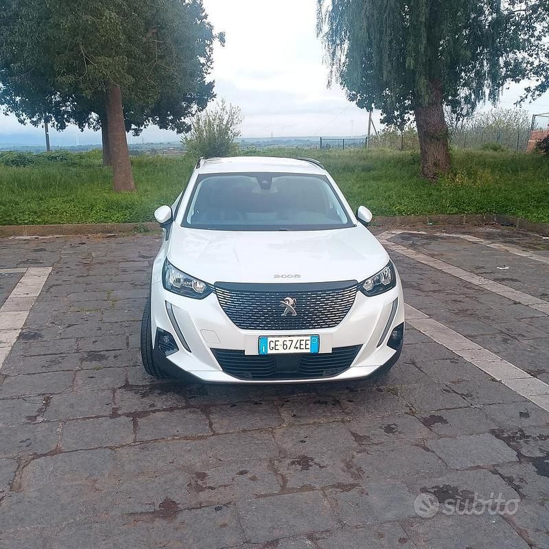 Usata Peugeot 2008 100 CV (73 kW) 2021 Bianco SUV