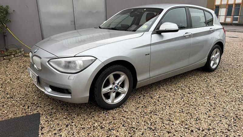 Usata BMW 118 143 CV (105 kW) 2012 Argento Utilitaria