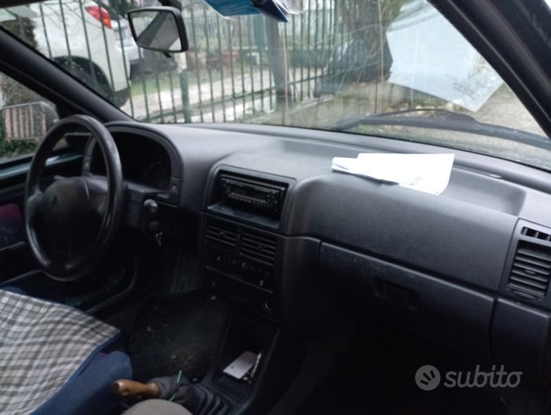 Usata 1997 Citroën AX Due volumi | 1000 € - Immagine 1/2