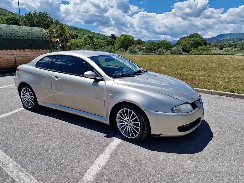 Usata Alfa Romeo GT 150 CV (110 kW) 2004 Grigio Coupé