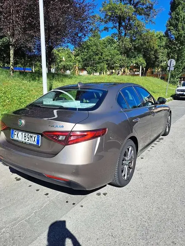 Usata Alfa Romeo Giulia Business Launch Edition 150 CV (110 kW) 2017 Bronzo Berlina