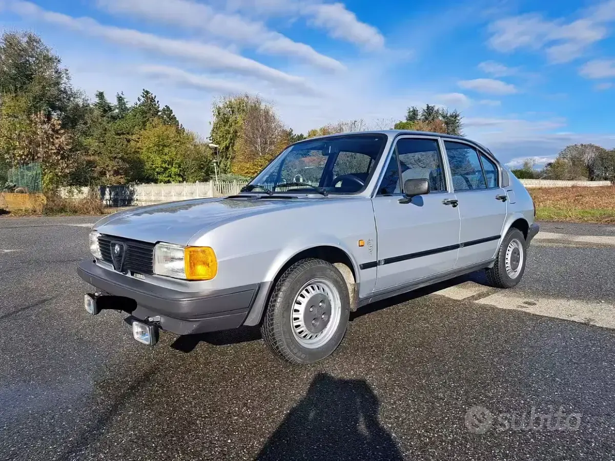 Usata Alfa Romeo Alfasud 68 CV (50 kW) 1980 Grigio Berlina